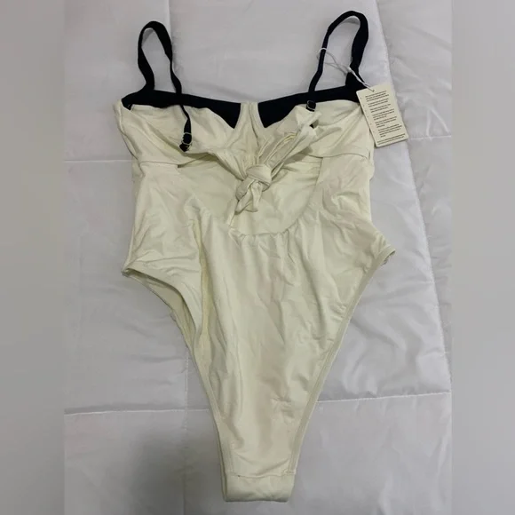 New Monday Swimwear CLOVELLY ONE PIECE IN IVORY/ BLACK Size VV - Picture 4 of 11